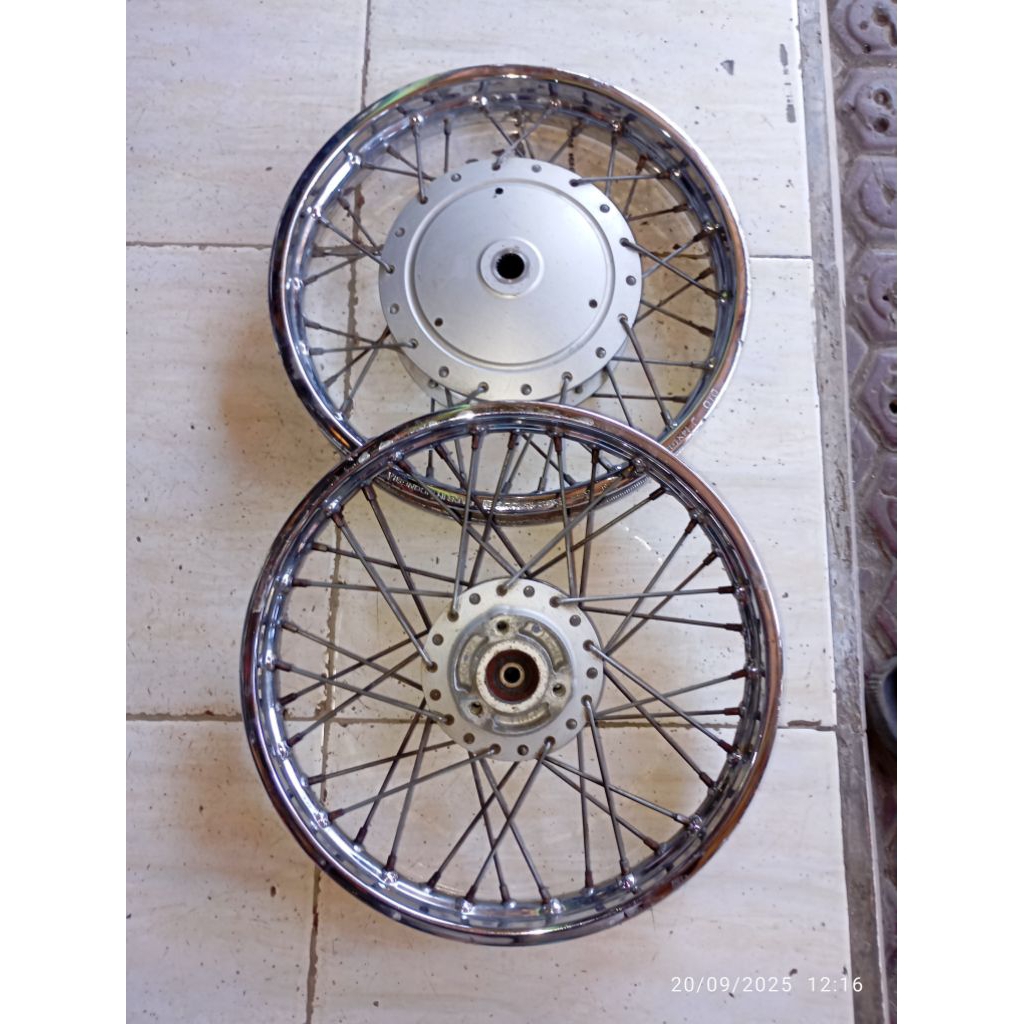 velg roda depan belakang ruji besi yamaha mio m3 fino 125 as besar / gigi nanas 20 original