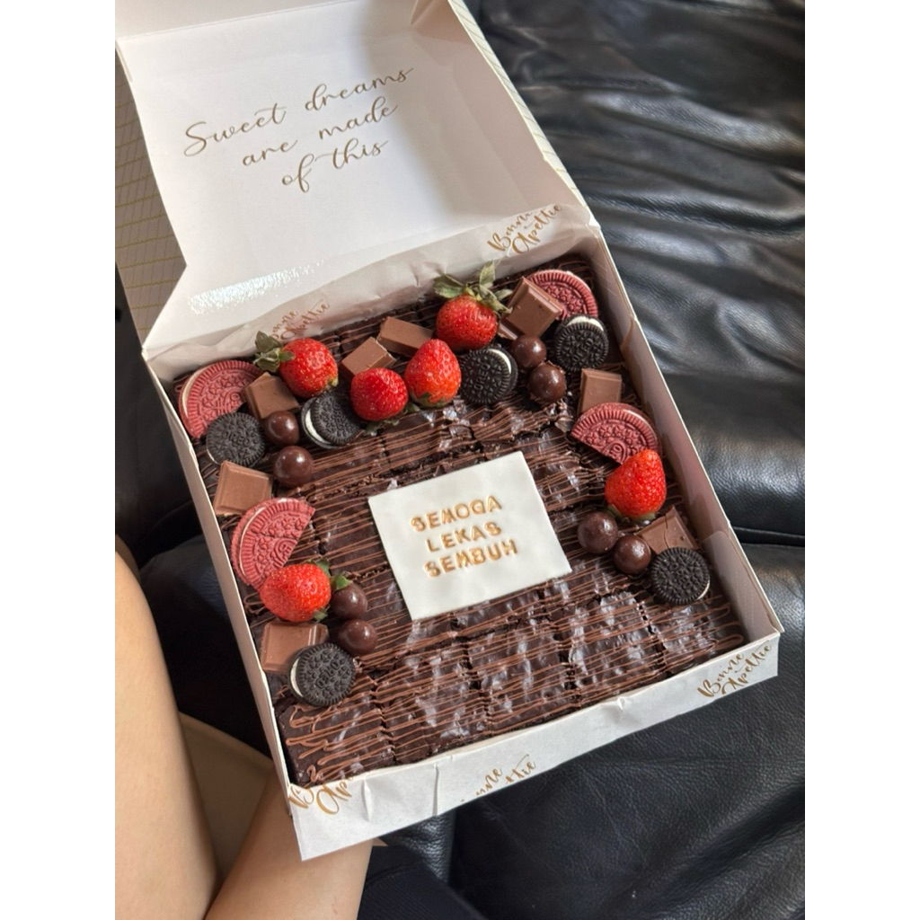 

Fudgy Brownie Letter - Peaky Delight