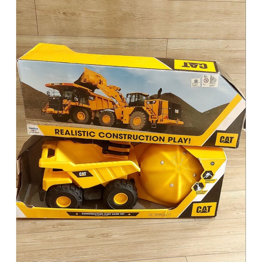 CAT Construction Fleet Sand Set Dump Truck