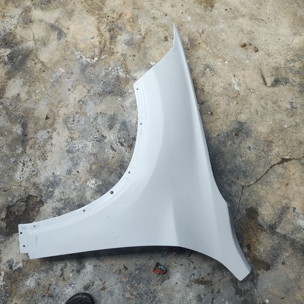 Fender bmw x1 kiri f48 2017 2018 original