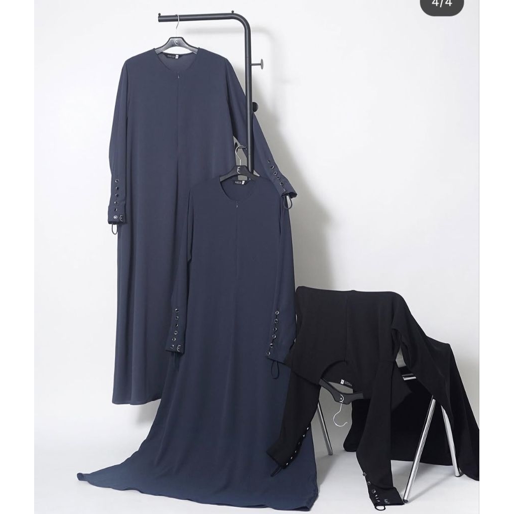 PL Saila Aljenna midnight blue set long prime with defect