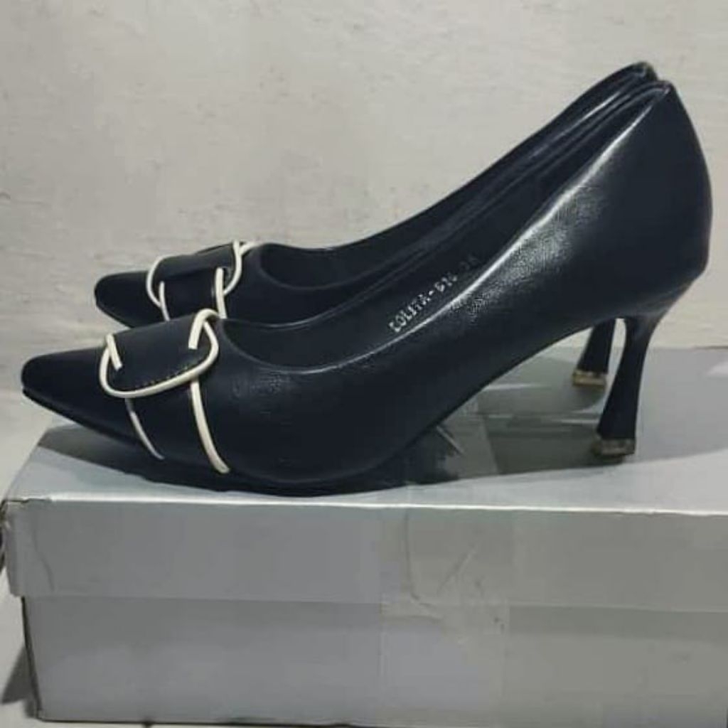 Preloved XES heel size 36