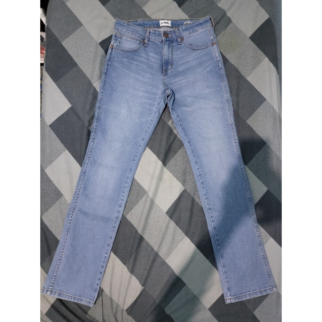 CELANA DENIM WRANGLER SPENCER (NOT LEVIS, OLDBLUE, WINGMAN, SAGE OR NUDIE JEANS)