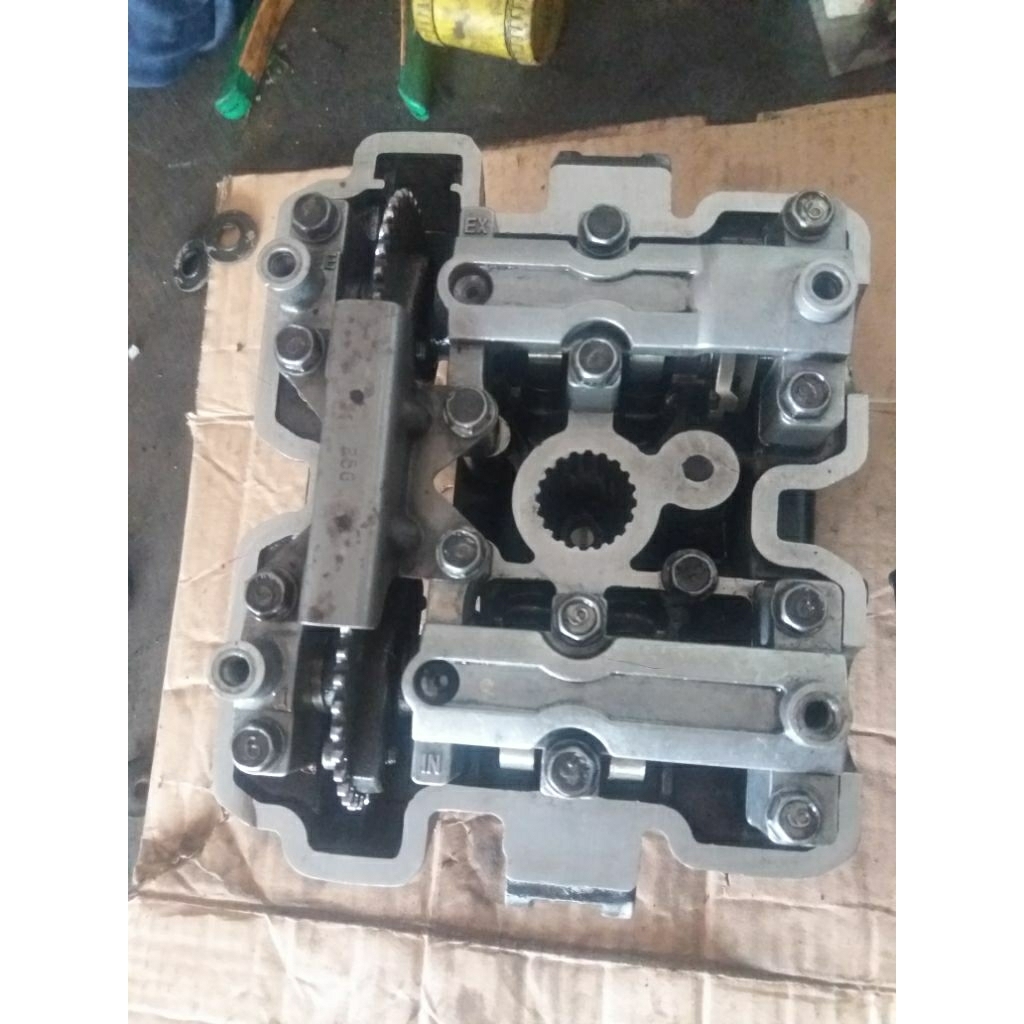Silinder head / kop satria fu set isi