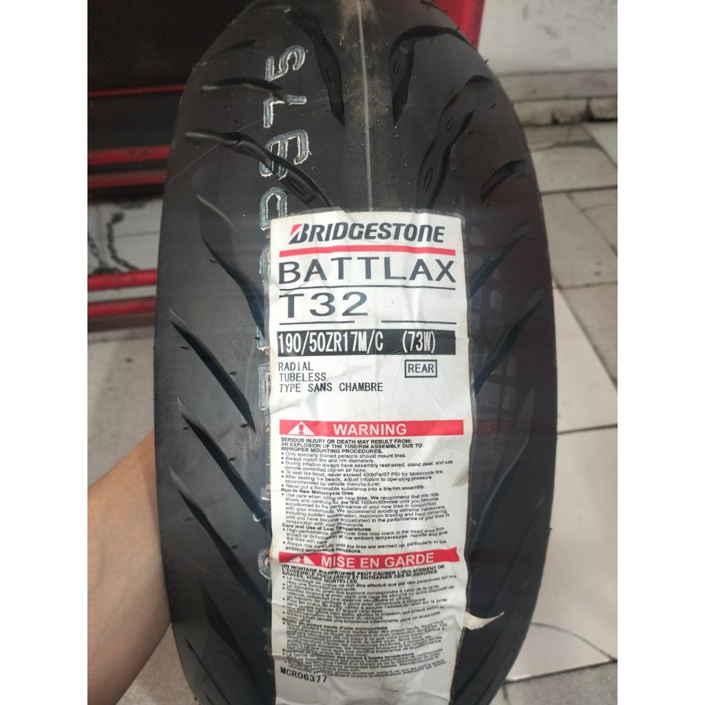 ban luar battlax t31 ban belakang uk 190/50-17 tubeless