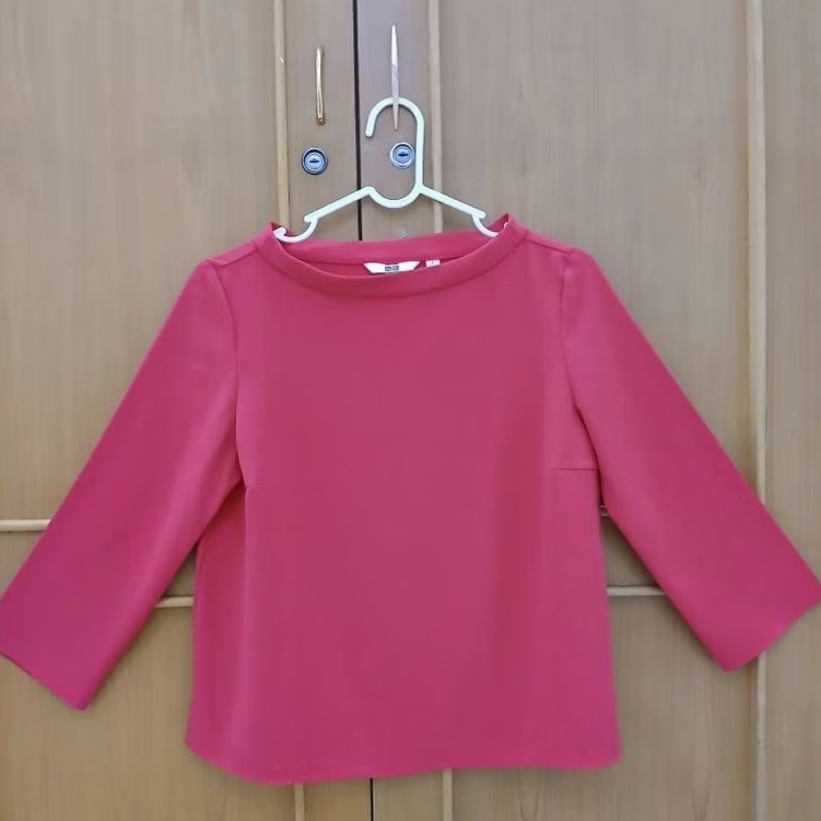 Blouse uniqlo maroon / Top uniqlo lengan panjang