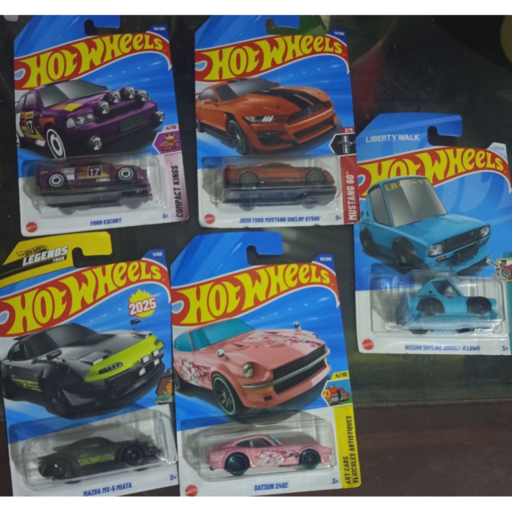 HOT WHEELS HOT ITEM