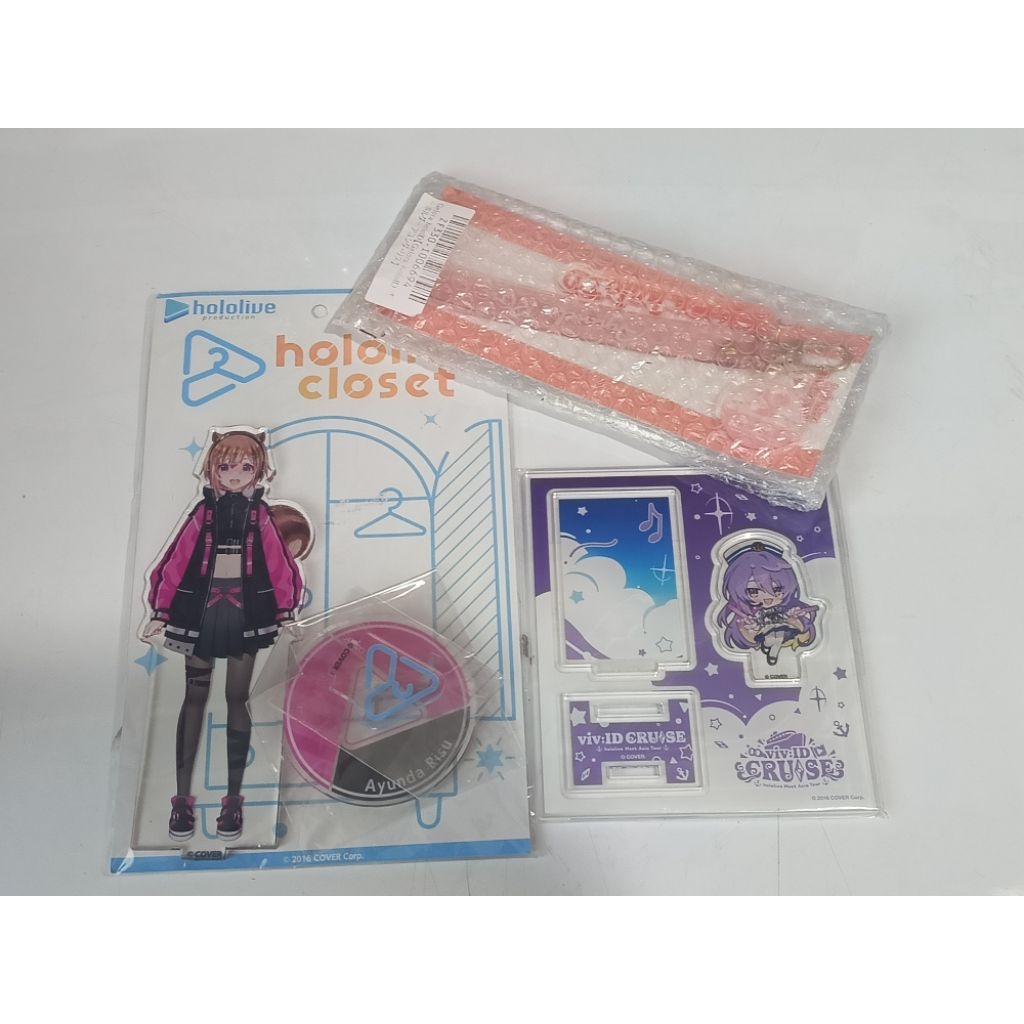 official hololive standee and keychain Ayunda Risu and Moona Hoshinova
