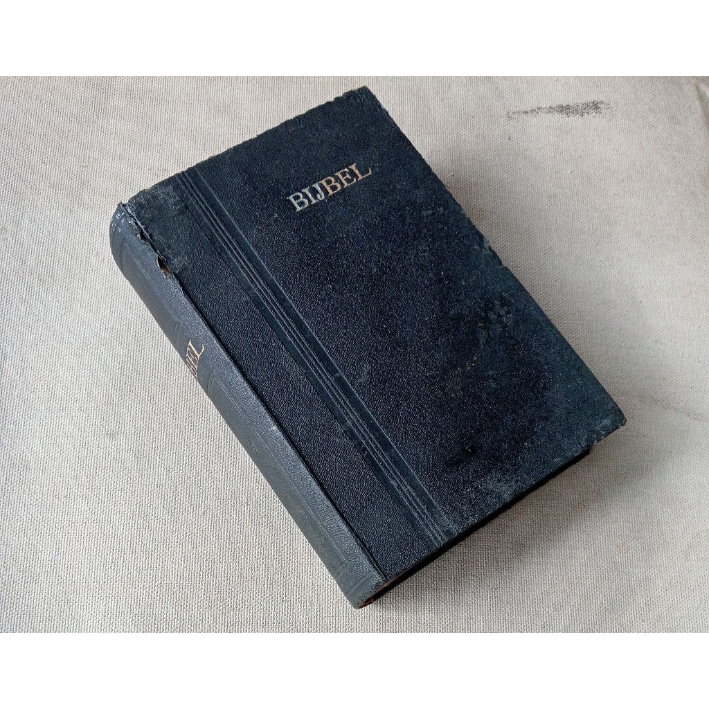 BUKU BIJBEL DAT IS DE GANSCHE HEILIGE SCRIFT BEVATENDE ALLE DE CANONIKE BOEKEN OUDEN EN NEUWE TESTAM
