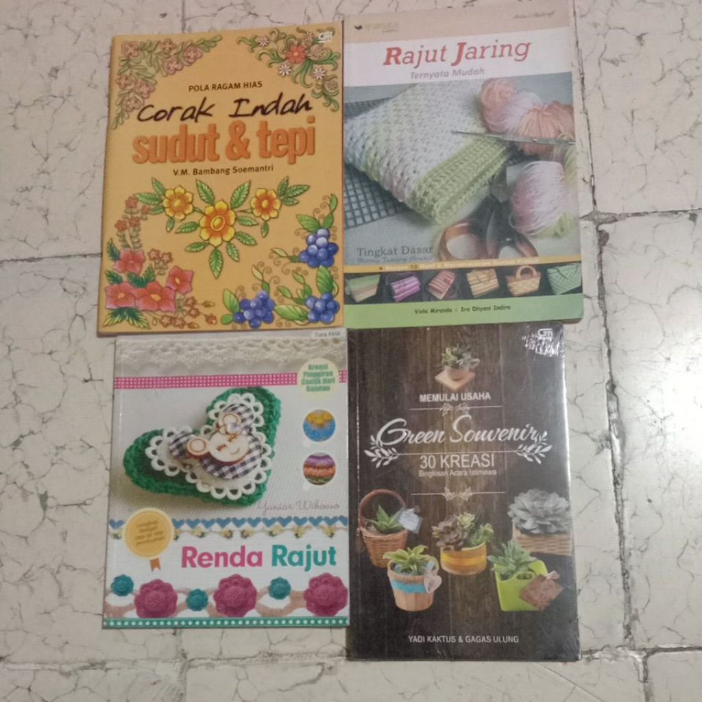 Buku Aneka kreasi & buku rajutan