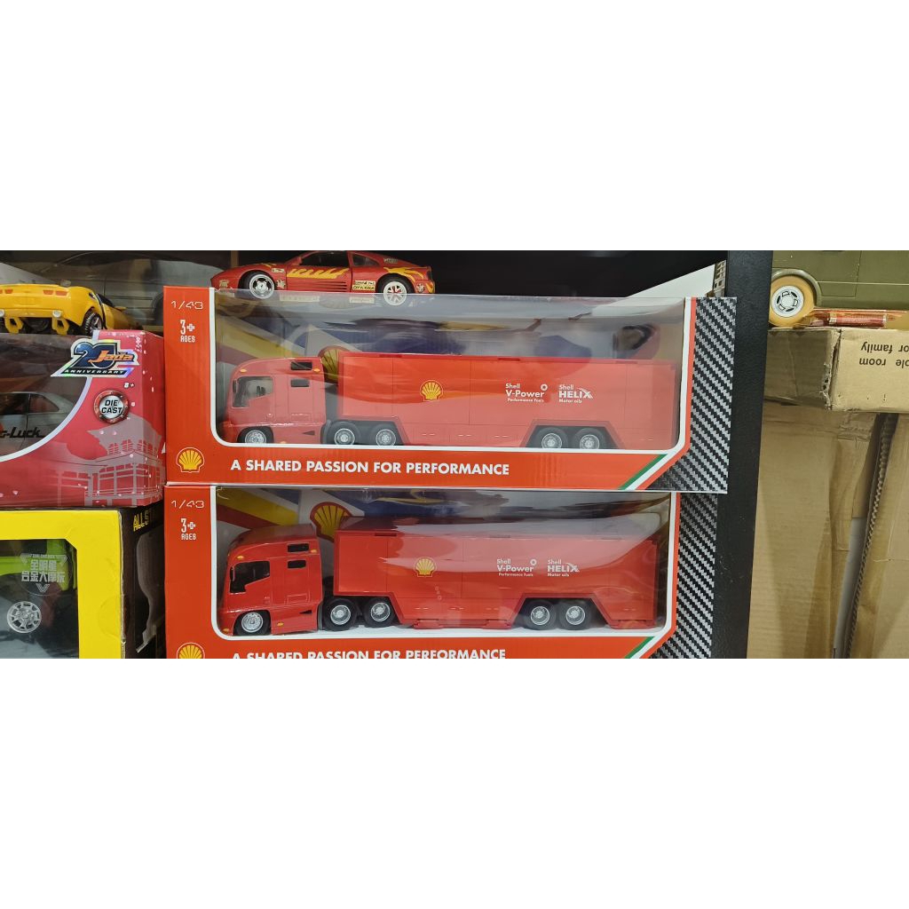 Bburago 1/43 Shell Truck Hauler