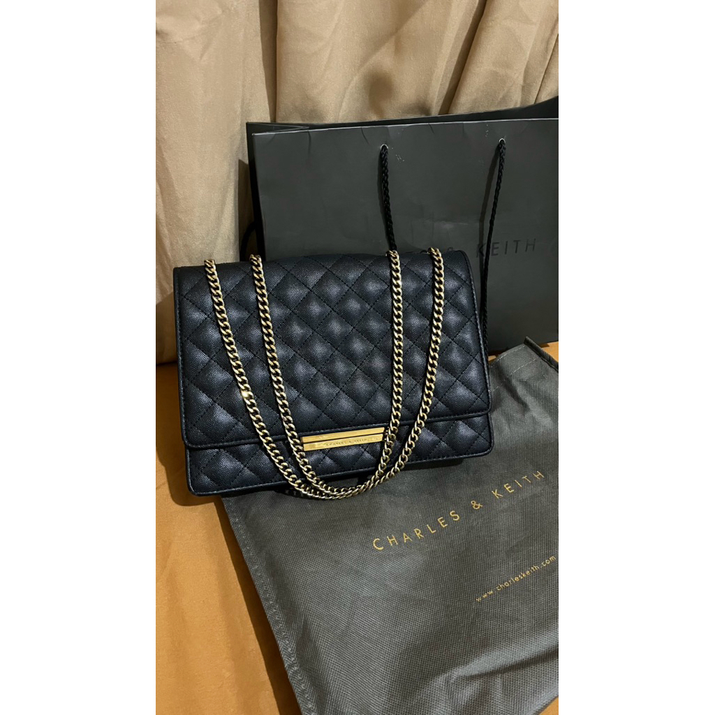 Preloved Tas Charles & Keith 100% Original