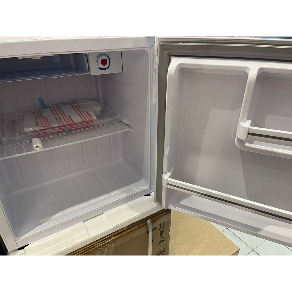 PRELOVED KULKAS SHARP MINI BAR