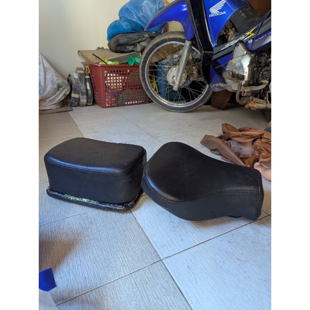 Jok Pisah Vespa Super / Sprint / Bajaj