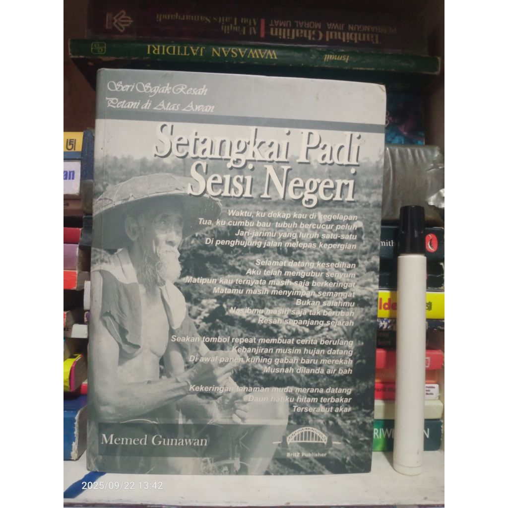 Buku Sastra Sajak: Setangkai Padi Seisi Negeri