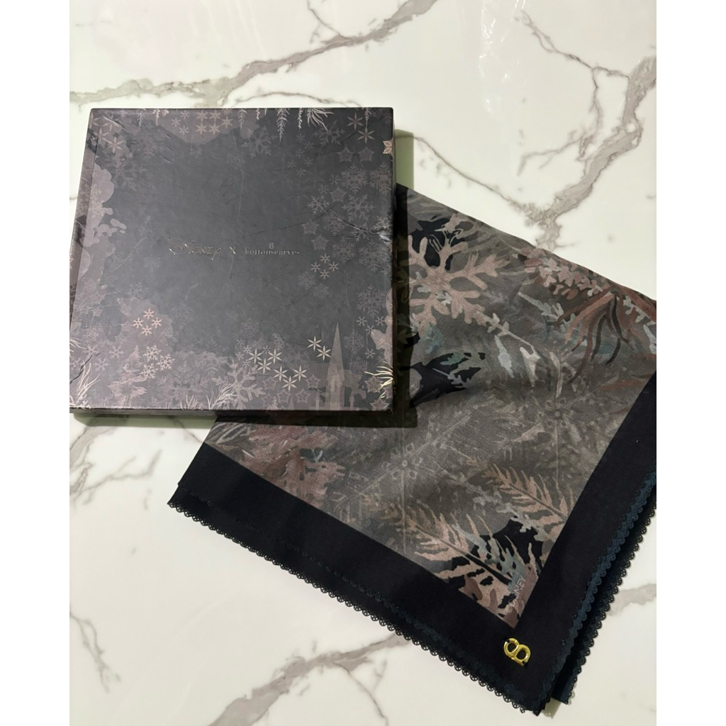 FROZEN BLACK BUTTONSCARVES PRELOVE