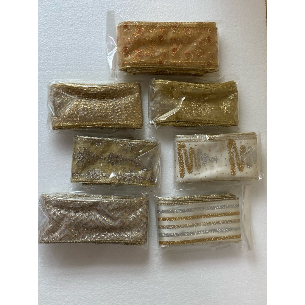 Pita natal emas gold christmas