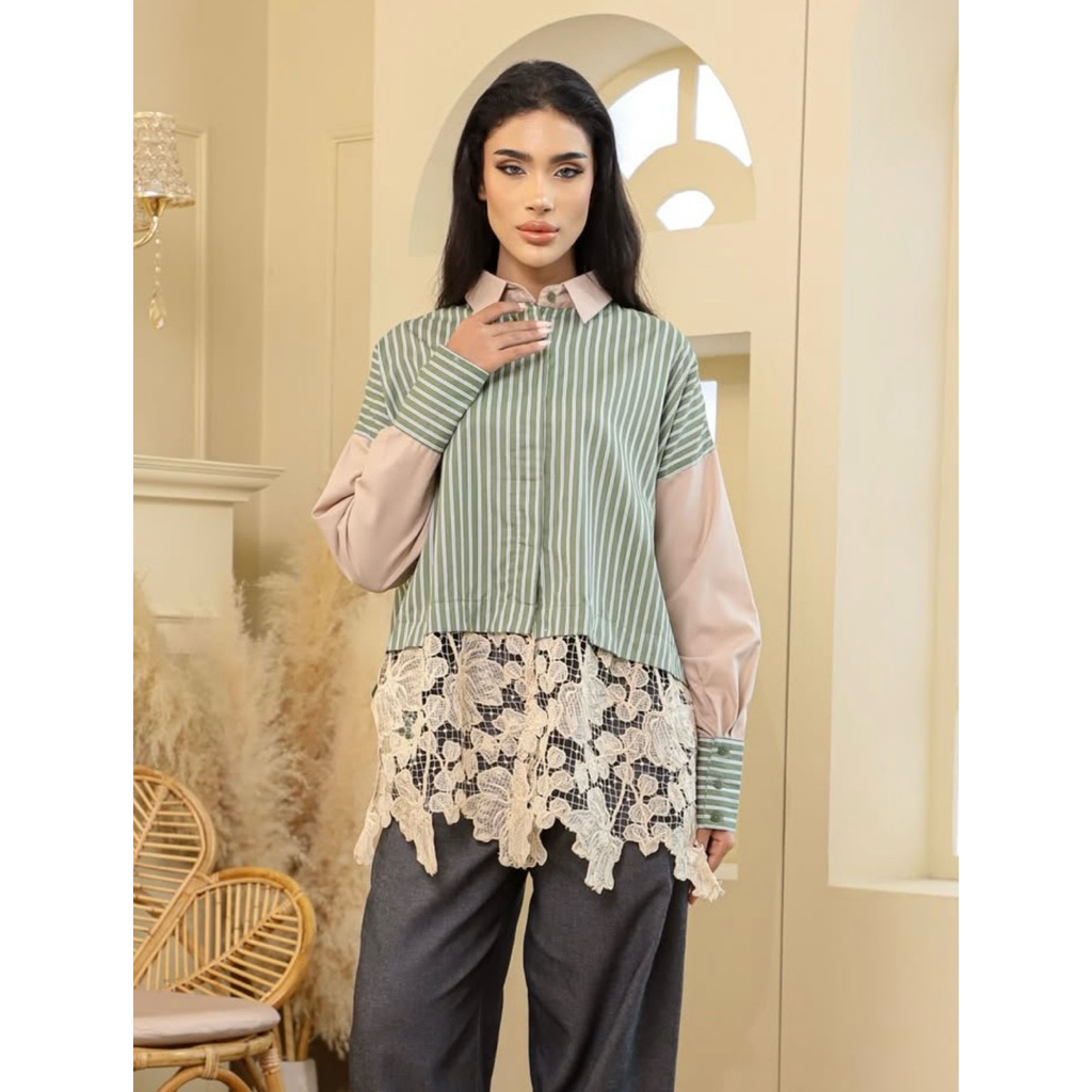 Saralace-Audrey PRADA Lace shirt