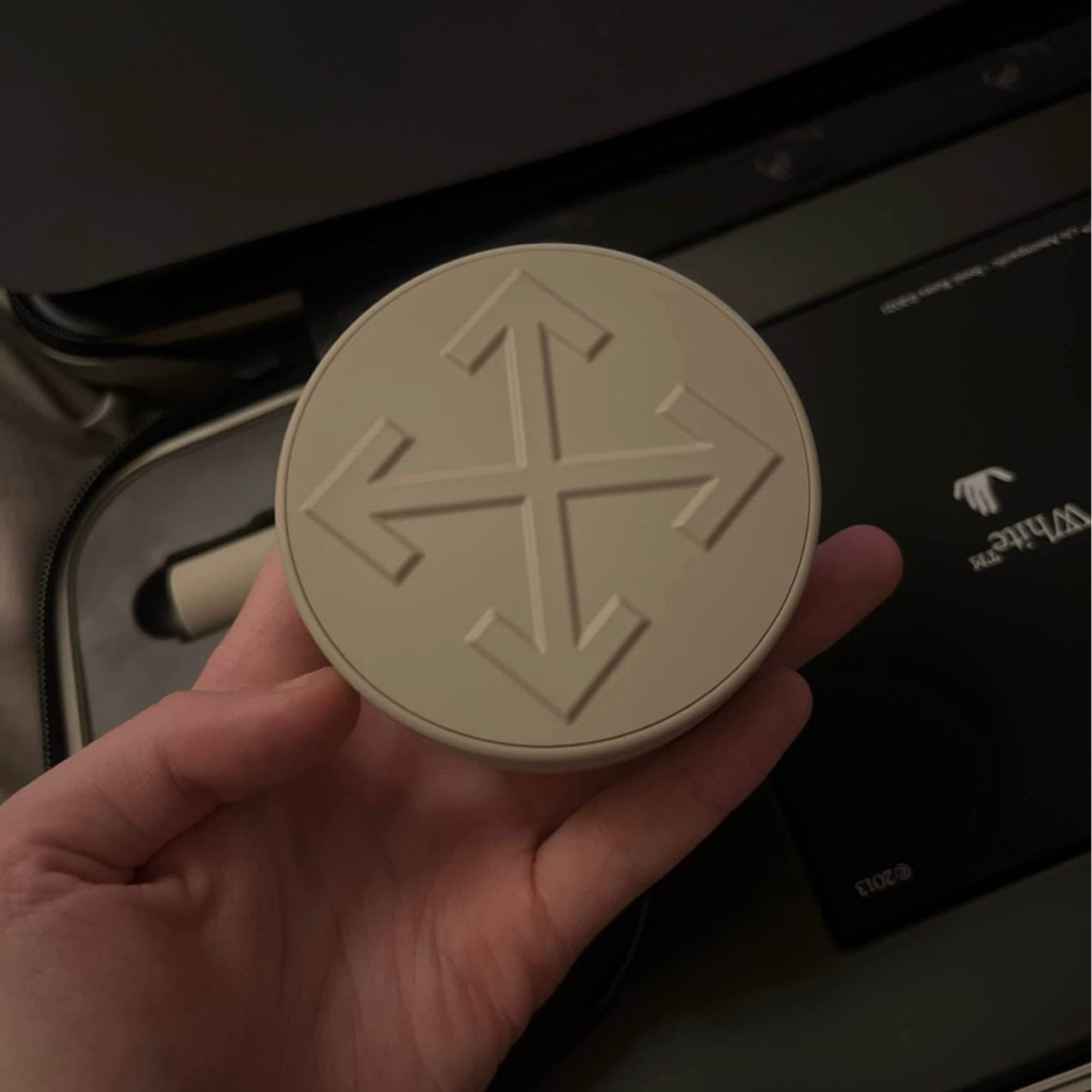 Off White Amorepacific Cushion Make Up (NEW)