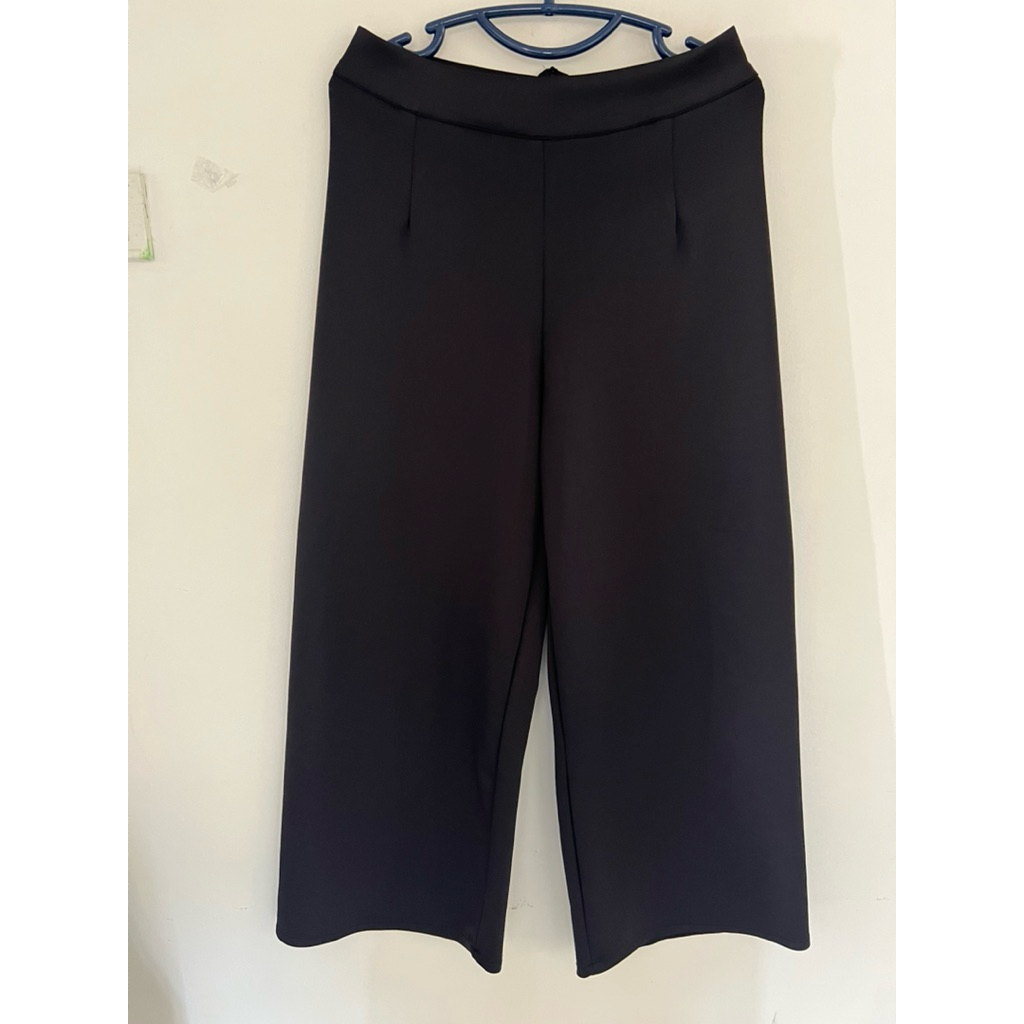 celana wanita kulit hitam Velove