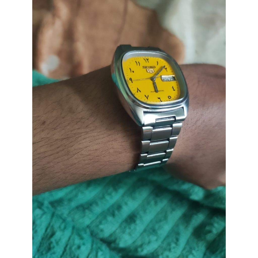 seiko 5 arabic dial automatic