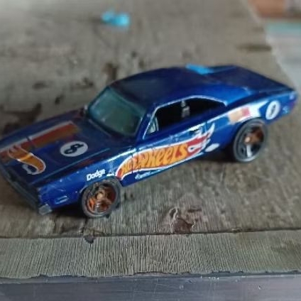 HOT WHEELS LOOSE 69 DODGE CHARGER