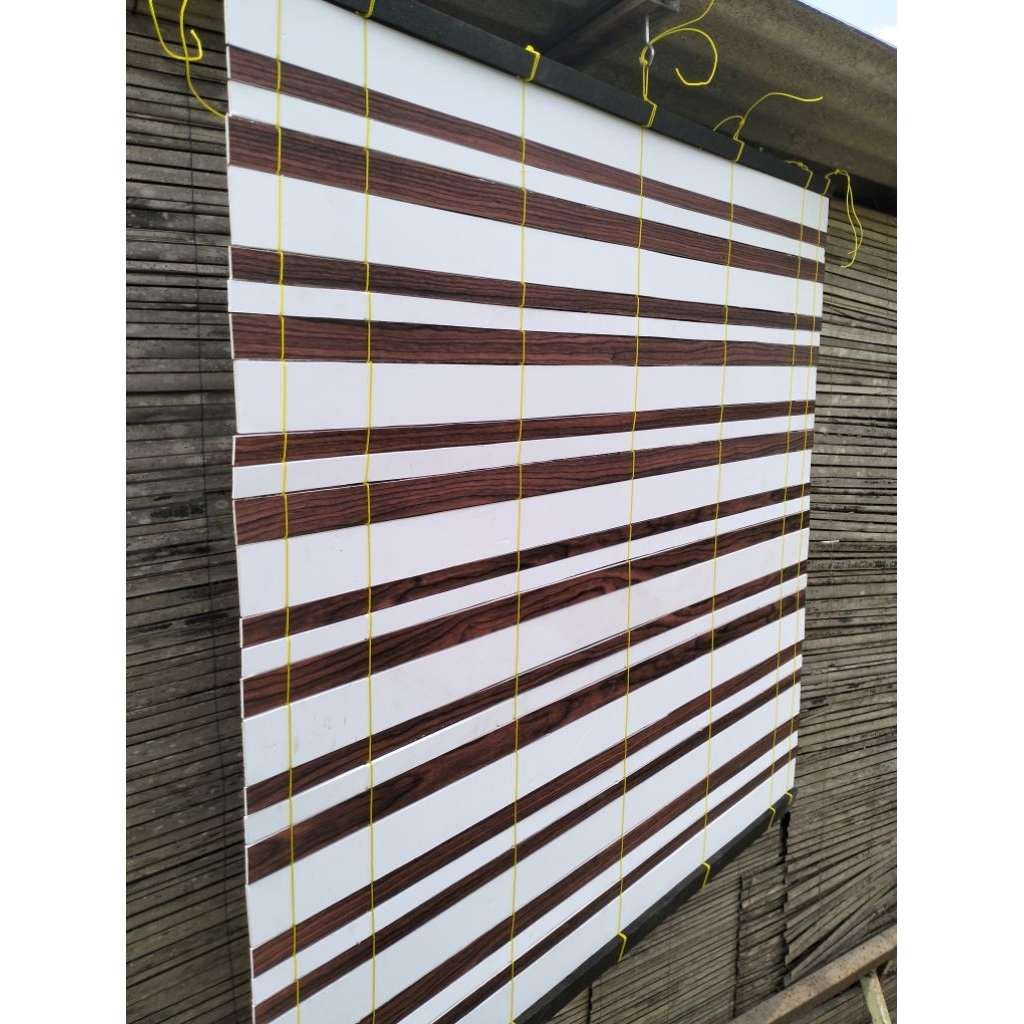 Kerei Tirai Gulung PVC estetika