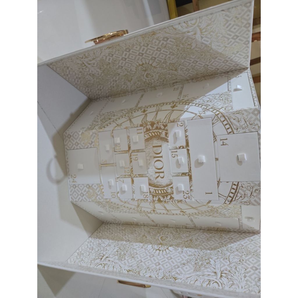 DIOR BOX ADVENT CALENDAR ORIGINAL  (BOX ONLY)