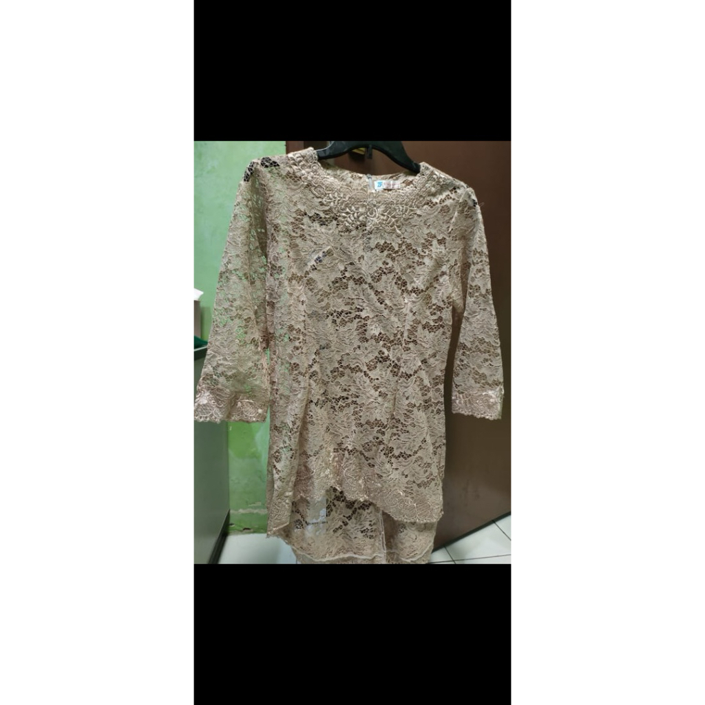 Baju Brokat Wanita