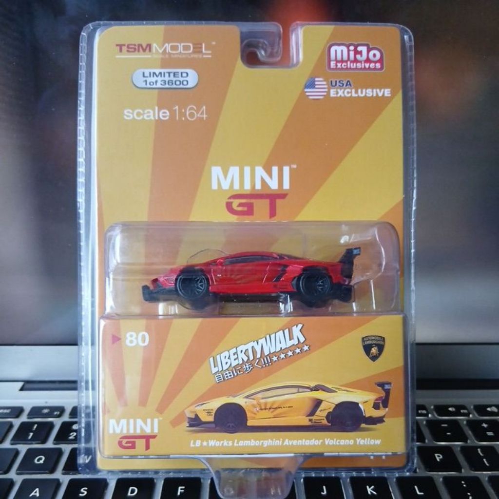Mini GT Lamborghini Aventador Volcano Yellow CHASE #80