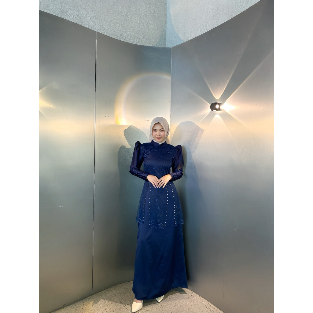 Jeane dress by ALV BASIC