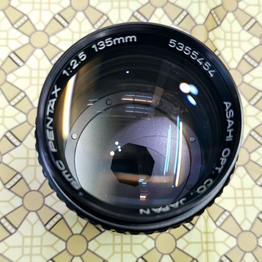 Lensa SMC Pentax 135 mm f/2.5