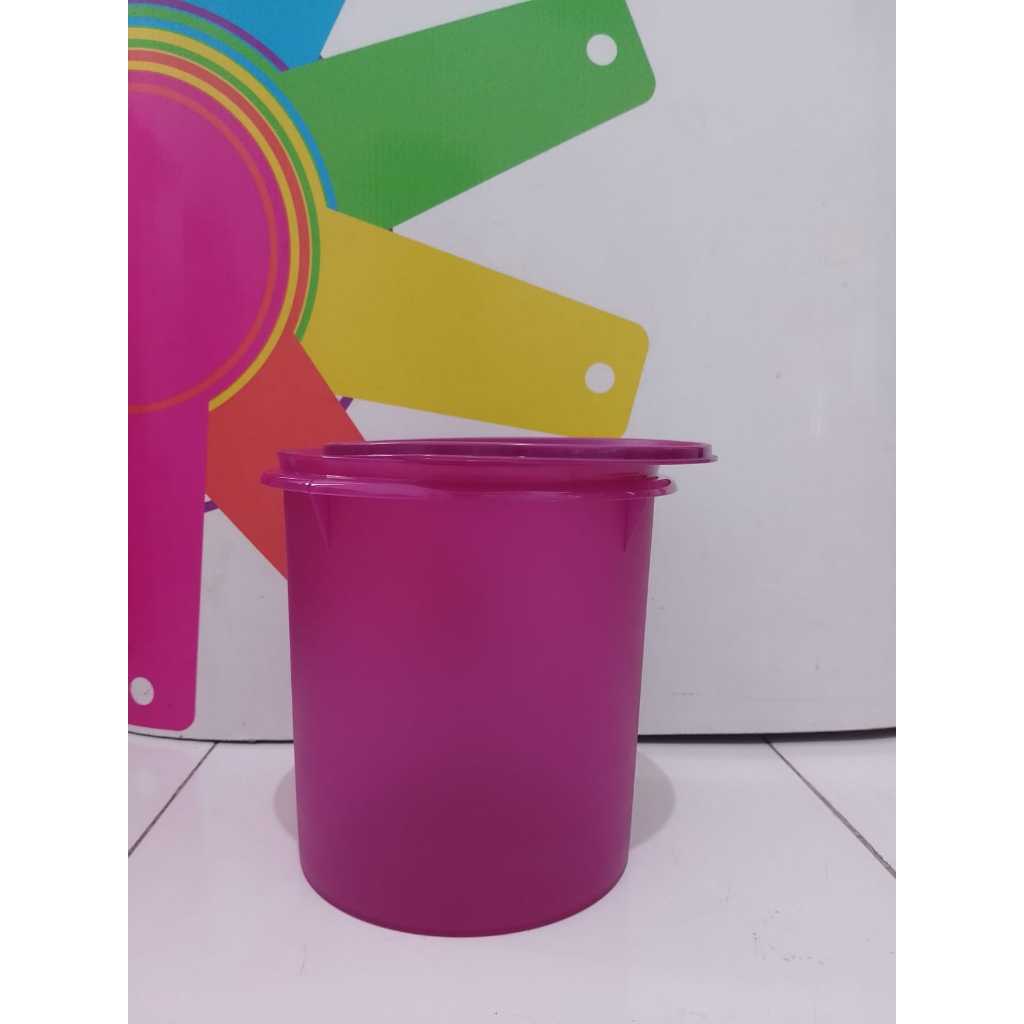 Crispy canister Tupperware