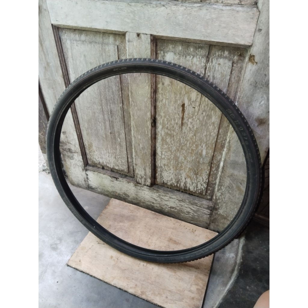 BAN SEPEDA JENGKI UKURAN RODA RING 26 BEKAS