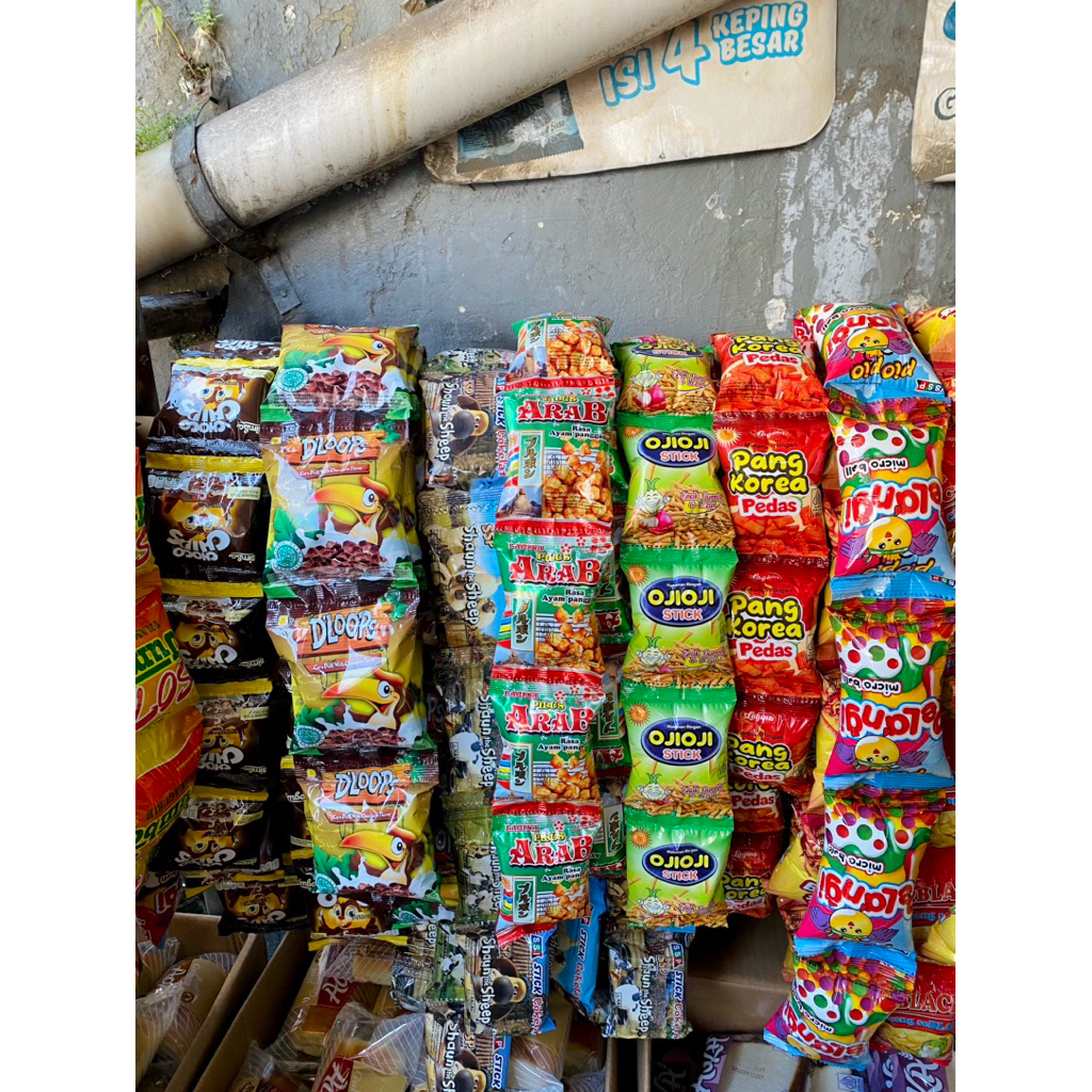 snack jadul 8gr x10 bungkus (pelangi/ pang korea/ojijo/ pilus arab/ stick ssp/ Dloops/ choco chips)