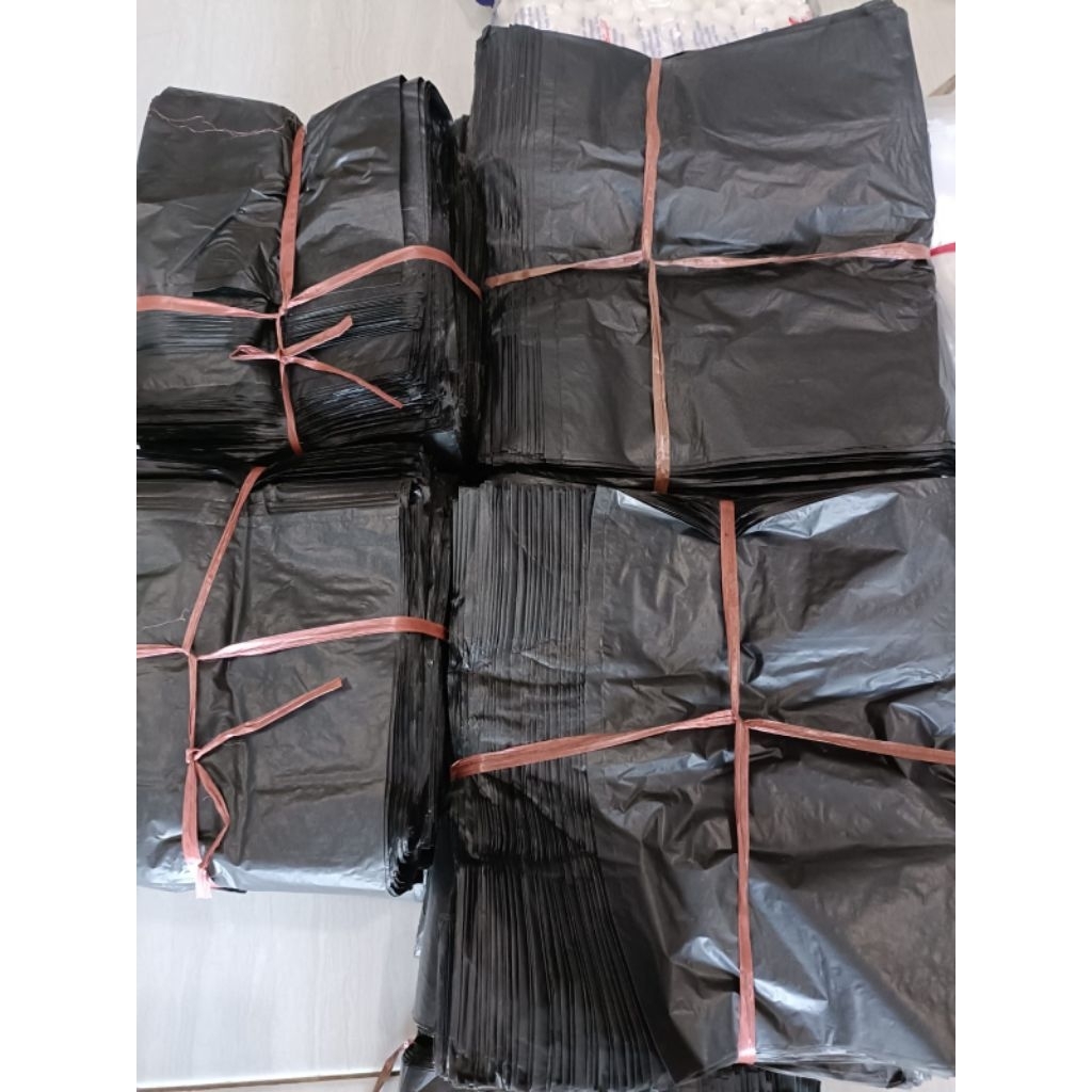 tas kresek hitam kecil tanggung dan tanggung besar
