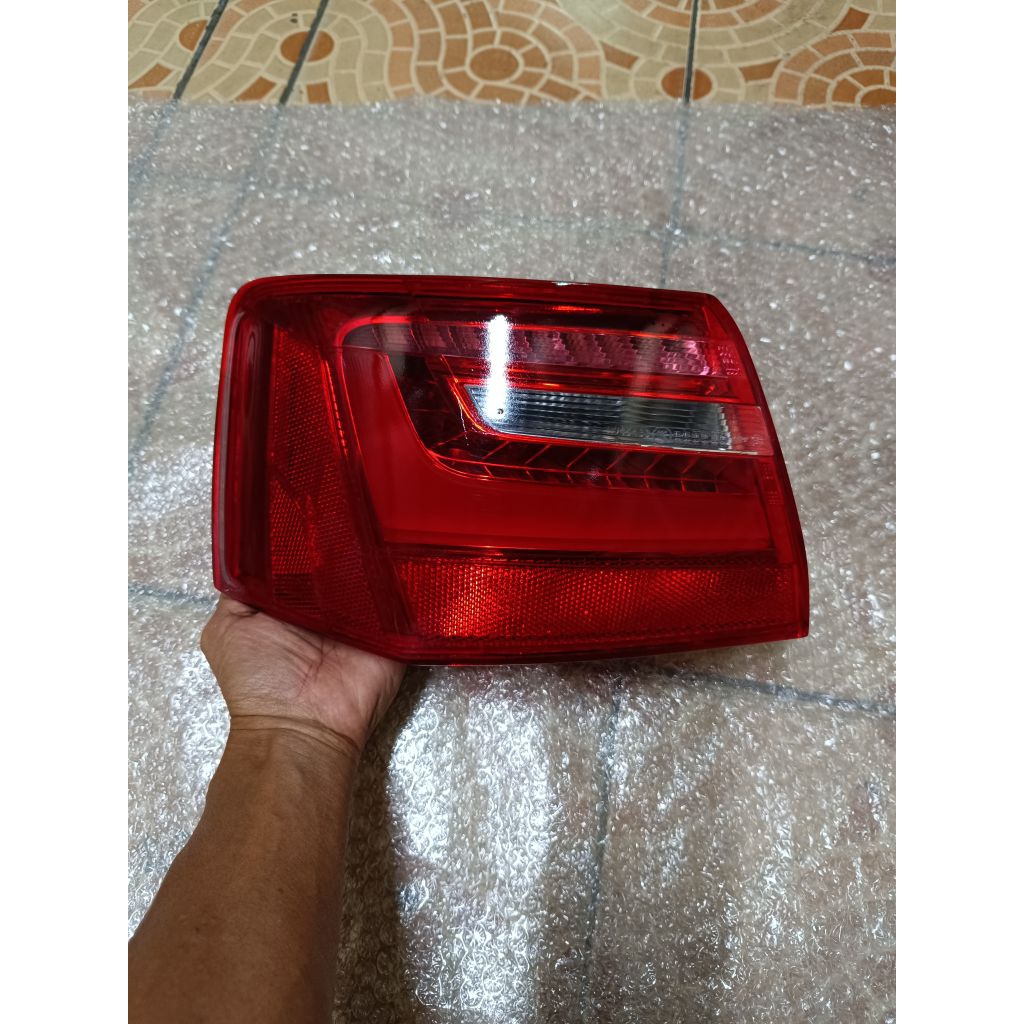 stoplamp lampu belakang audi A6 2015 original
