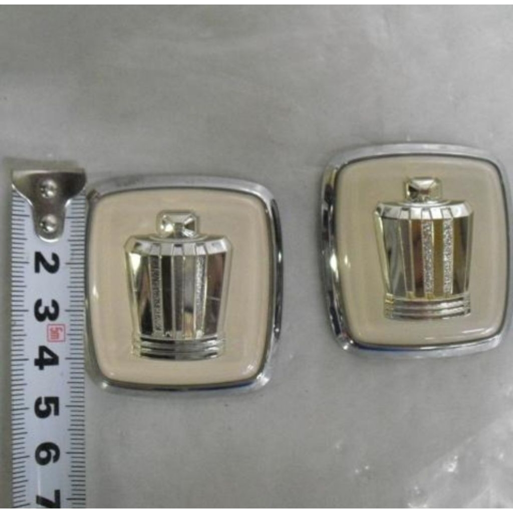 Emblem Toyota Crown pilar C