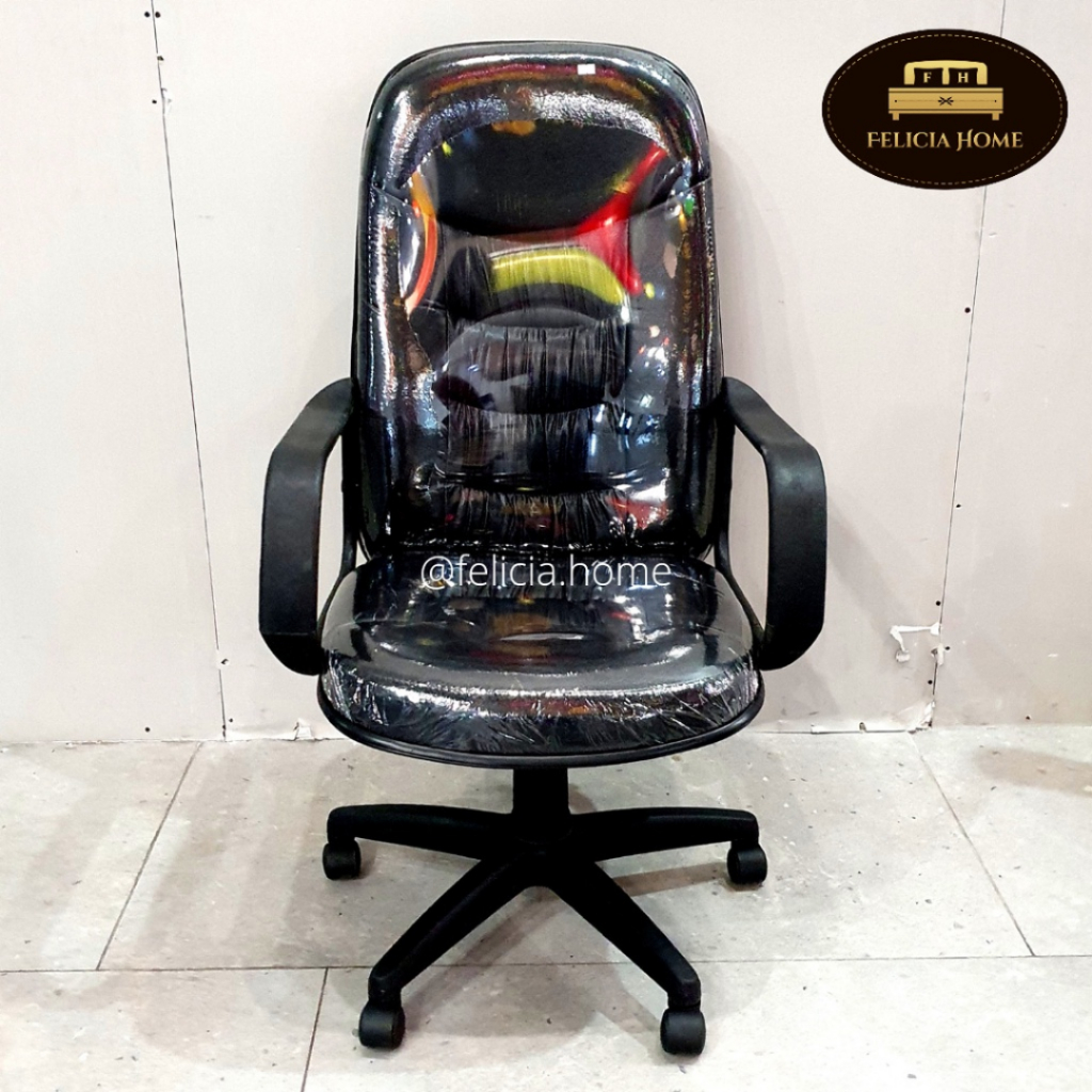 Kursi Direktur KD001