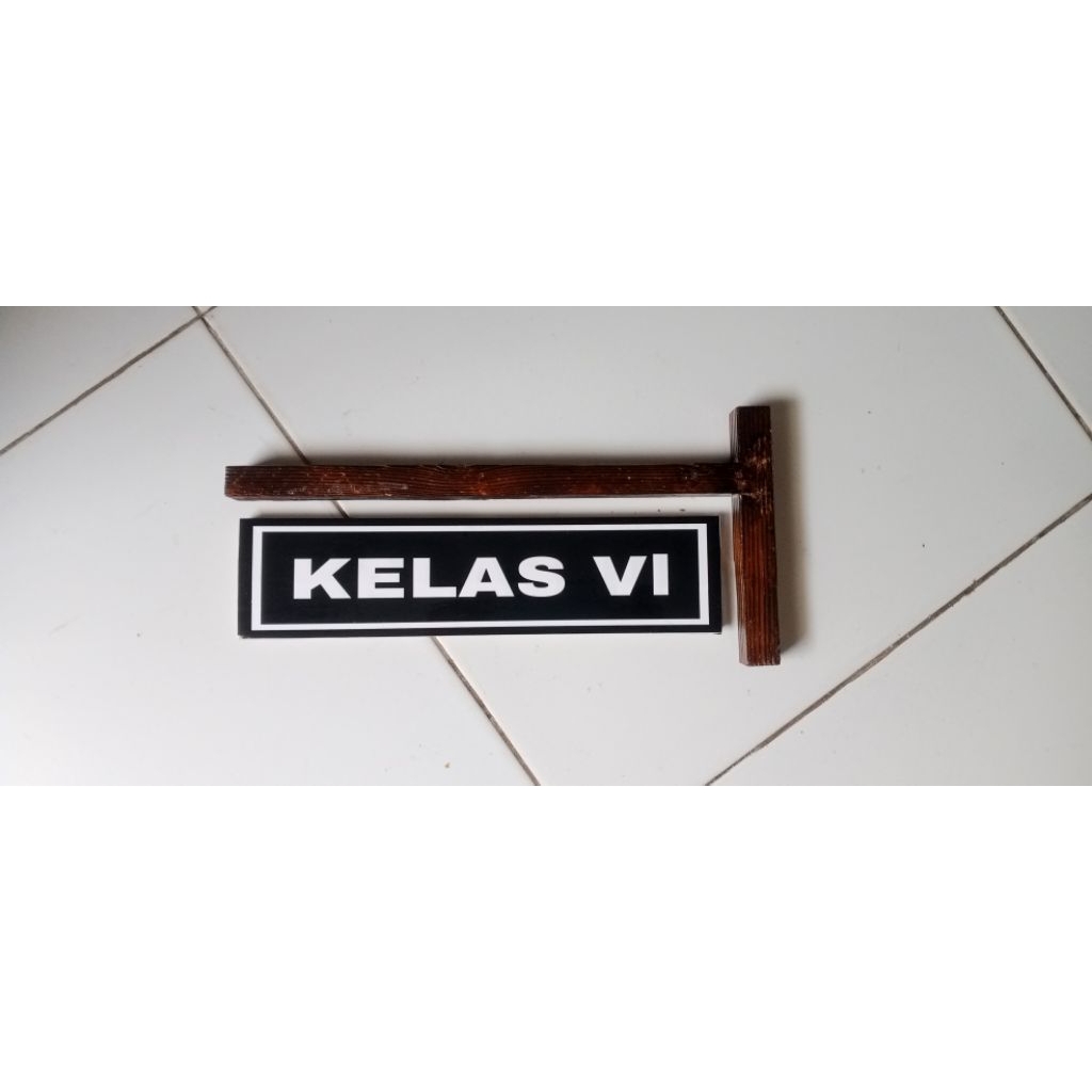 Gantungan Papan Nama Ruang Kelas Pembatas Ruangan Papan Nama Kelas