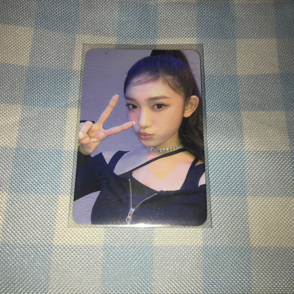 [READY INA] OFFICIAL PHOTOCARD POB SOUNDWAVE ELEVEN IVE LEESEO