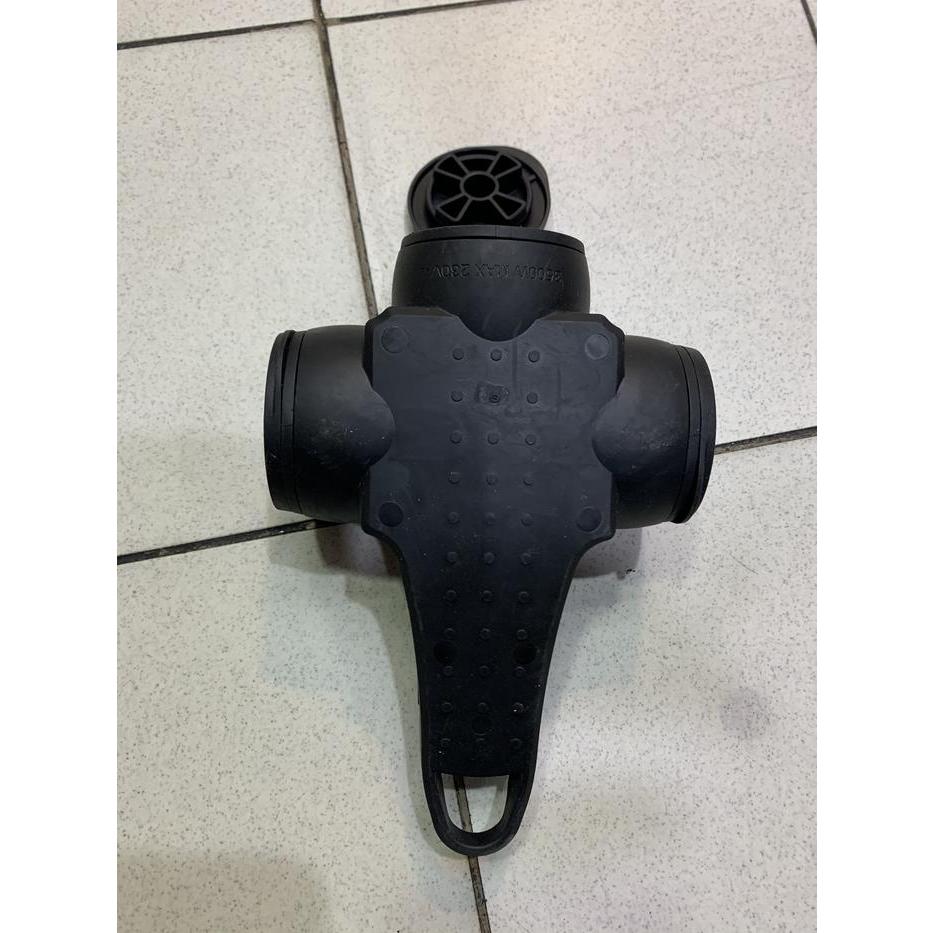 Steker Karet Legrand Cabang 3 waterproof IP44