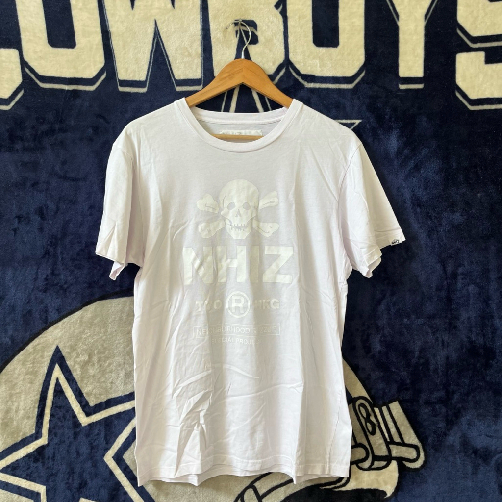 Kaos Neighborhood X Izzue