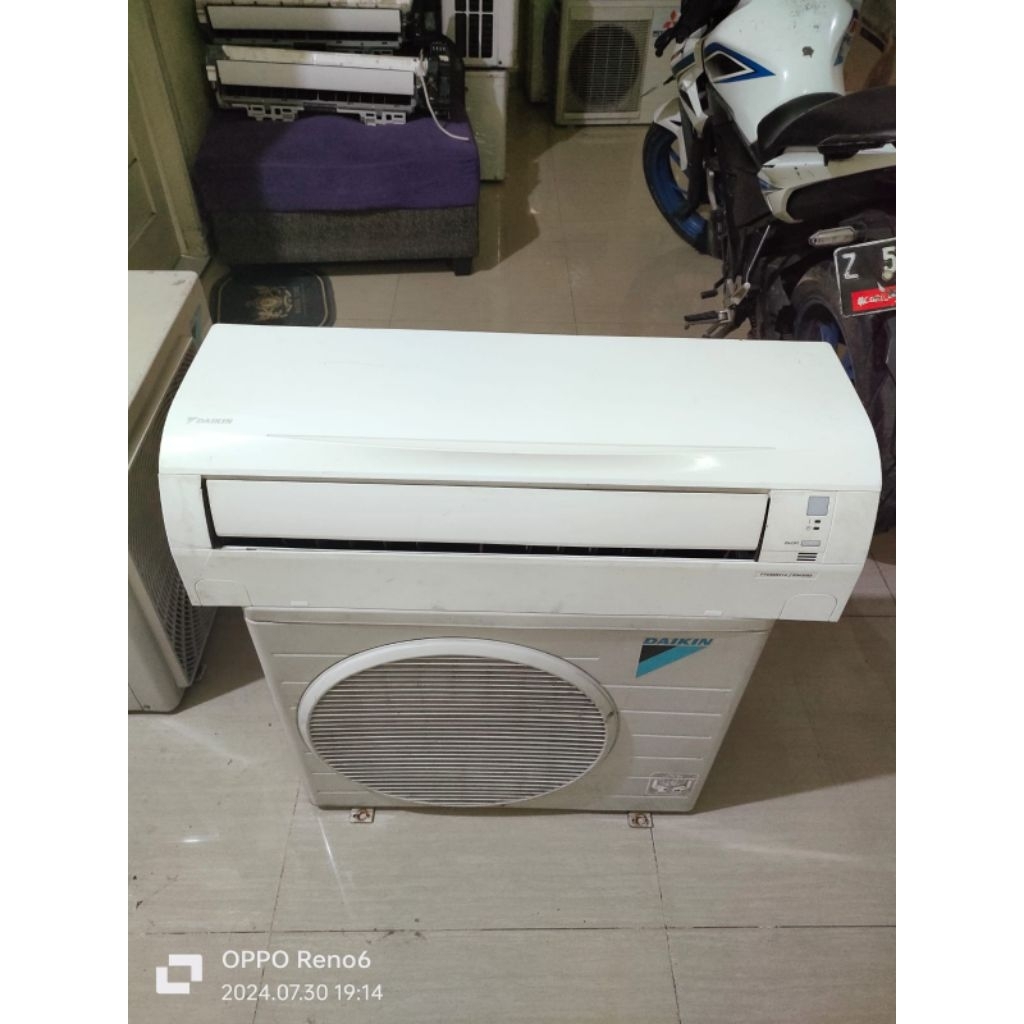 AC DAIKIN 1,5 PK STANDAR SECOND FULL ORGINAL