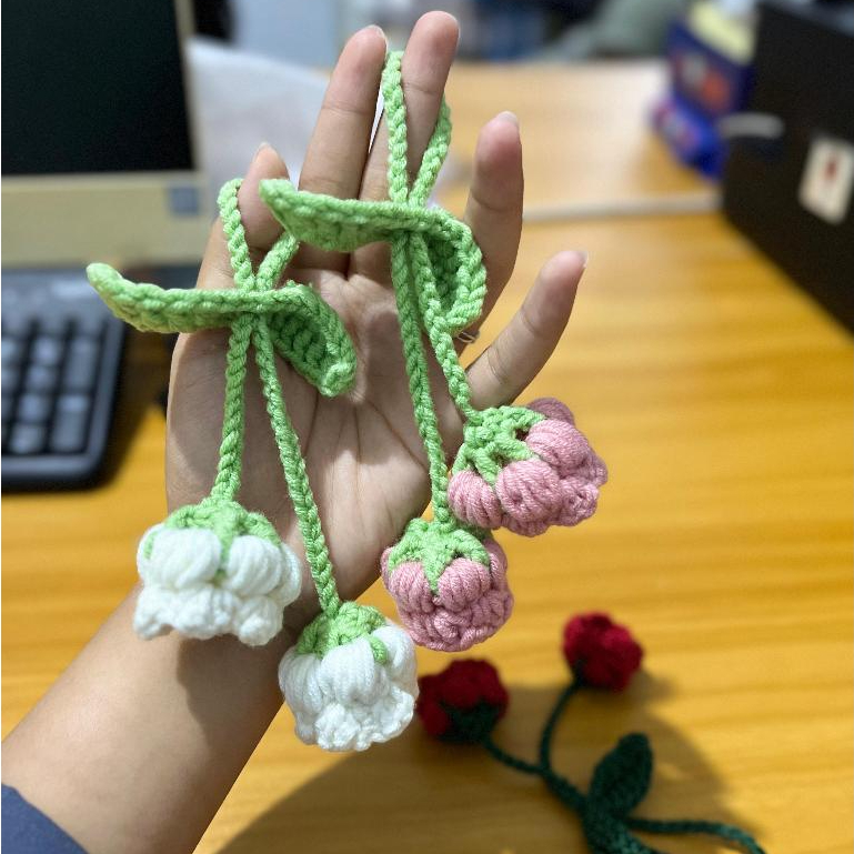 Gantungan Rajut Bunga Handmade Aesthetic Crochet Charm Viral Lucu untuk Tas & Botol