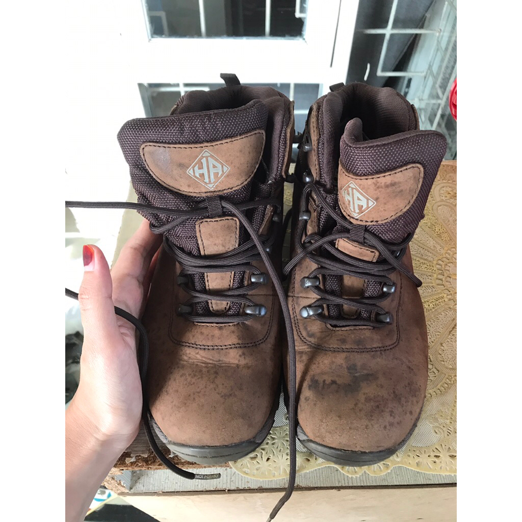 Bekas Sepatu Hiking Unisex Hot Potato Sepatu Gunung Ringan