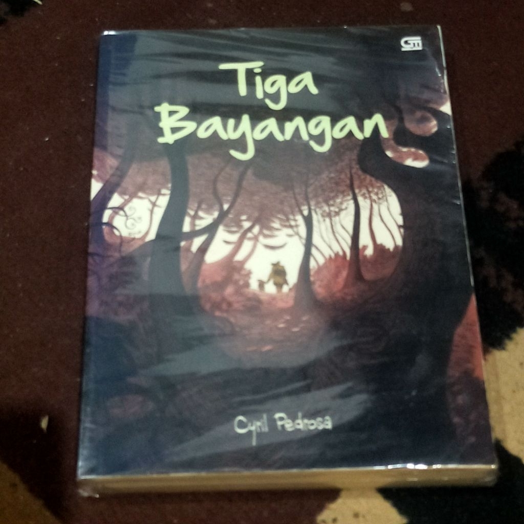 Novel Grafis CYRIL PEDROSA - TIGA BAYANGAN