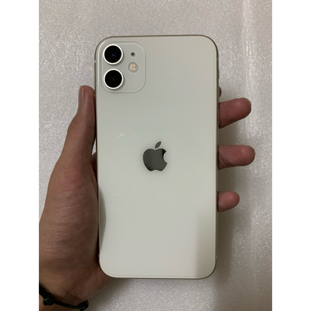 IPhone 11 64GB white wifi only second like new bergaransi