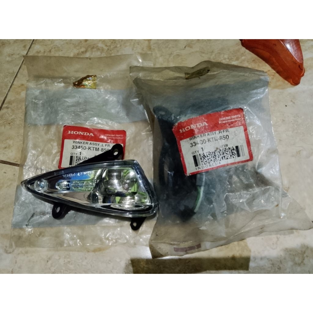 33400-KTM-850  33450-KTM-850 LAMPU SEIN RITING DEPAN HONDA SUPRA X 125 LAMA ASSY SET KANAN KIRI 3340