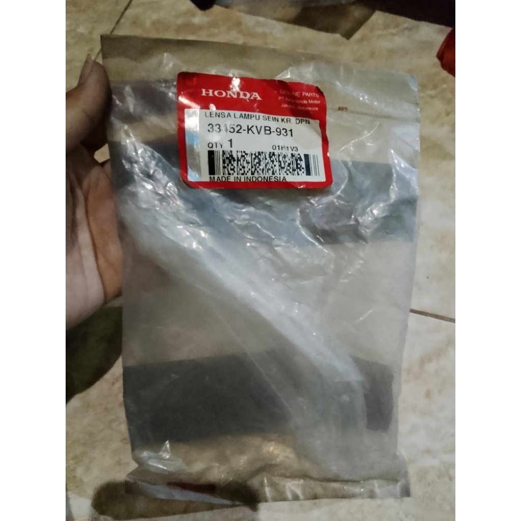 33452KVB931 Mika Lampu Sein Kiri Depan Honda Vario 110 Karburator 33452-KVB-931